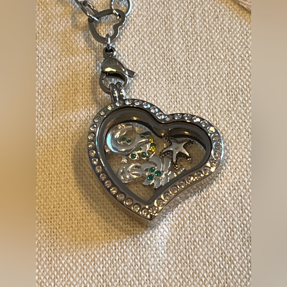 IBB Heart charm locket necklace with charms